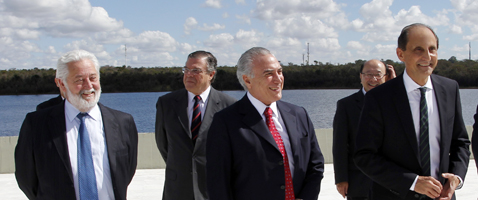 Da esq. p/ dir.: Vicente Loscertales, secretário-geral do BIE, Michel Temer, vice-presidente da República, e Paulo Skaf, presidente da Fiesp, em Brasília