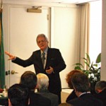 O vice-presidente da Fiesp, José Carlos de Oliveira Lima, fala a empresários americanos em Nova York