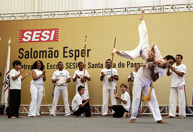 Roda de capoeira durante a solenidade em Santa Rita do Passa Quatro: novidade. Foto: Ayrton Vignola/Fiesp Roda de capoeira durante a solenidade em Santa Rita do Passa Quatro: novidade. Foto: Ayrton Vignola/Fiesp