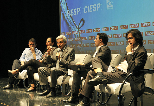 O primeiro painel do seminário na Fiesp: discussão deve ir além das enchentes. Foto: Helcio Nagamine/Fiesp O primeiro painel do seminário na Fiesp: discussão deve ir além das enchentes. Foto: Helcio Nagamine/Fiesp
