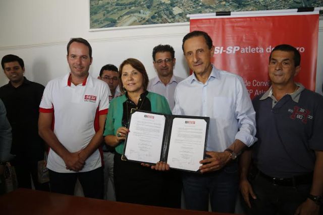 A partir da esquerda: Pflug, Maria Edna e Skaf: parceria em nome do esporte. Foto: Ayrton Vignola/Fiesp A partir da esquerda: Pflug, Maria Edna e Skaf: parceria em nome do esporte. Foto: Ayrton Vignola/Fiesp