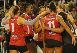 A ponteira Pri Daroit (camisa 7) entrou no segundo set. Foto: Fiesp Imagem relacionada a matéria - Id: 1553208386