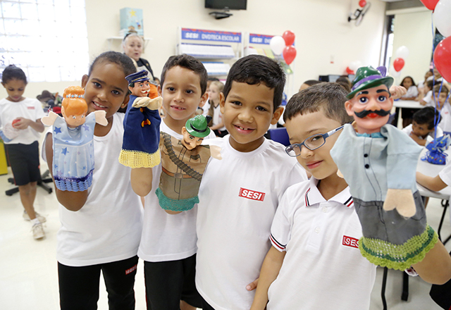 Alunos do Sesi-SP em Sertãozinho: educação completa, em tempo integral, com esporte, saúde, alimentação. Foto: Everton Amaro/Fiesp Alunos do Sesi-SP em Sertãozinho: educação completa, em tempo integral, com esporte, saúde, alimentação. Foto: Everton Amaro/Fiesp