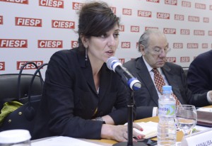 Annalisa Primi, economista sênior da OCDE, citou quatro fatores: variedade das manufaturas, volume de comércio e qualidade do capital humano fazem a diferença e políticas públicas efetivas. Foto: Tâmna Waqued/Fiesp Imagem relacionada a matéria - Id: 1550834627