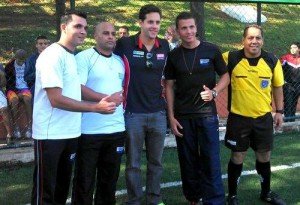 O nadador e medalhista olímpico Thiago Pereira prestigiou a abertura dos jogos no Sesi-SP AE Carvalho. Foto: Sesi-SP Imagem relacionada a matéria - Id: 1547755158