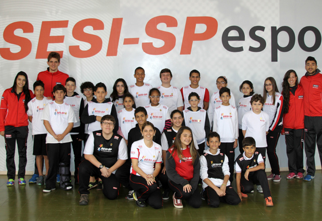 Os embaixadores do esporte em Santo André: disciplina, trabalho em equipe e respeito. Foto: Caio Lopes/Fiesp Os embaixadores do esporte em Santo André: disciplina, trabalho em equipe e respeito. Foto: Caio Lopes/Fiesp