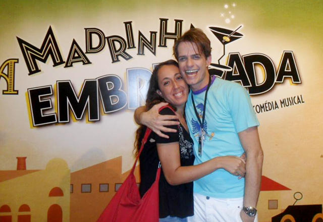 Priscila ao lado de Cleto Bacicc: “A Madrinha é um espetáculo especial”. Foto: Arquivo Pessoal Priscila ao lado de Cleto Bacicc: “A Madrinha é um espetáculo especial”. Foto: Arquivo Pessoal