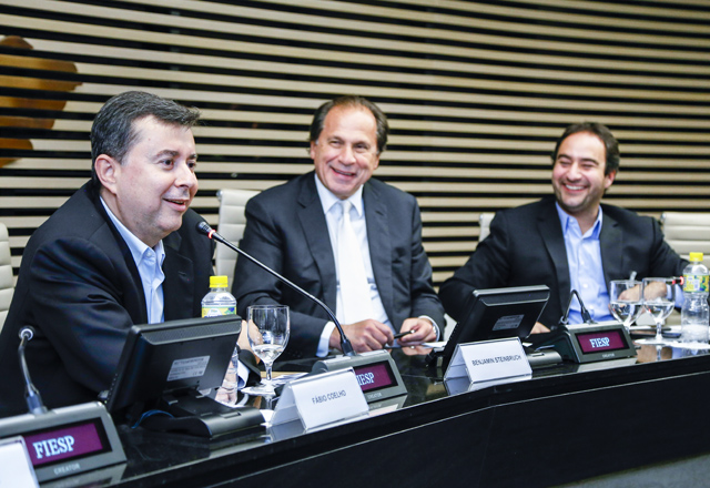 A partir da esquerda, Coelho, Steinbruch e Gomide: empreendedorismo em debate. Foto: Tâmna Waqued/Fiesp A partir da esquerda, Coelho, Steinbruch e Gomide: empreendedorismo em debate. Foto: Tâmna Waqued/Fiesp