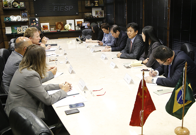 A reunião com os chineses: apoio da Fiesp para uma aproximação maior entre os dois países. Foto: Everton Amaro/Fiesp A reunião com os chineses: apoio da Fiesp para uma aproximação maior entre os dois países. Foto: Everton Amaro/Fiesp
