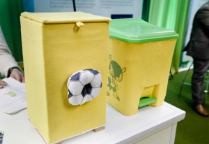A Eco lixeira de resíduos têxteis: inovação e sustentabilidade. Foto: Tâmna Waqued/Fiesp A Eco lixeira de resíduos têxteis: inovação e sustentabilidade. Foto: Tâmna Waqued/Fiesp