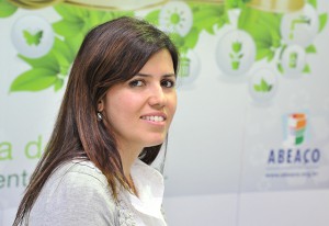 Thais Fagury, gerente da Abeaço: Centro Prolata de Reciclagem é o primeiro do Brasil a trabalhar formalmente dentro das normas da PNRS. Foto: Divulgação Imagem relacionada a matéria - Id: 1582477436