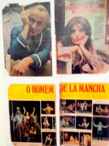 No camarim de Sara Sarres, imagens de Paulo Autran e Bibi Ferreira extraídas de uma revista dos anos 70. Foto: Juan Saavedra/Fiesp Imagem relacionada a matéria - Id: 1575900213