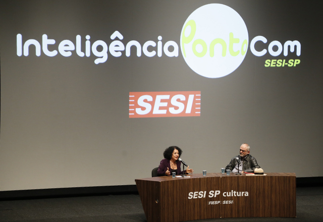 Viviane Mosé e Célio Turino falam de educação e cultura no Teatro do Sesi-SP. Foto: Everton Amaro/Fiesp Imagem relacionada a matéria - Id: 1585990260