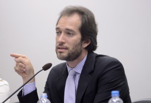 Pierpaolo Bottini criticou o uso da responsabilidade objetiva na lei: “Uma empresa correta, que identifica um funcionário corruptor, junta provas, demite o funcionário, entrega e colabora para as autoridades pública, vai ser penalizada.”. Foto: Helcio Nagamine/Fiesp Imagem relacionada a matéria - Id: 1553487982