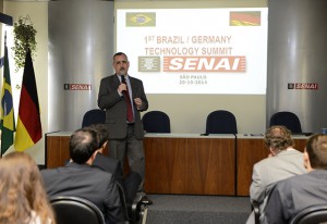 Gerente de Inovação e de Tecnologia do Senai-SP, Osvaldo Lahoz Maia: “Em tudo que fizemos nos preocupamos em pensar como essa plataforma poderia ser usada pela indústria”. Foto: Helcio Nagamine/Fiesp Imagem relacionada a matéria - Id: 1550414719