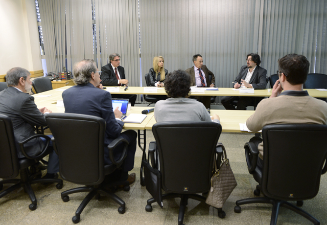 Soluções para barreiras culturais, que criam resistência à contratação de sistemas construtivos industrializados, foi uma dos temas da reunião. Foto: Helcio Nagamine/Fiesp Imagem relacionada a matéria - Id: 1558937173