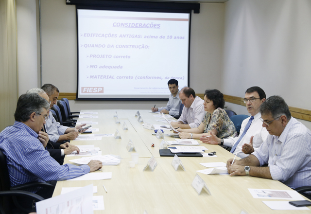 Grupo dividiu os cerca de 25 subsistemas da construção em cinco aspectos, sendo eles a divisão estrutural, hidráulica, instalações de gás, elétrica e sistema de prevenção de incêndio. Foto: Tâmna Waqued/Fiesp Imagem relacionada a matéria - Id: 1586255351