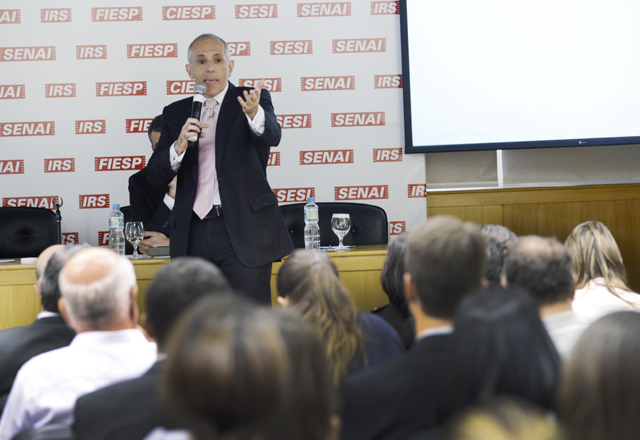 Roberto Dumas Damas, do Banco Itaú BBA: “Se a empresa tem um passivo ambiental escondido e eu vou dar recursos a ela, não estou conduzindo uma diligência adequada na análise de crédito, porque estou correndo risco”. Foto: Helcio Nagamine/Fiesp Imagem relacionada a matéria - Id: 1555959050