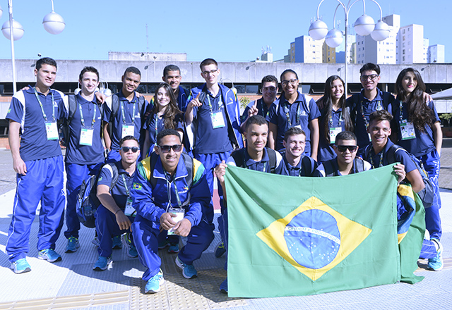 Competidores brasileiros da WorldSkills no Sesi de Osasco. Foto: Helcio Nagamine/Fiesp