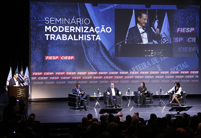 (HN)640x440_PS_MG_8118 Paulo Skaf na abertura do seminário Modernização Trabalhista, promovido por Fiesp e Ciesp. Foto: Helcio Nagamine/Fiesp